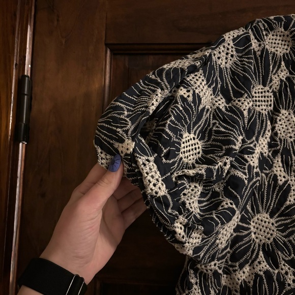 NWOT Floral Lace Women's Top - Navy Blue - Picture 2 of 6